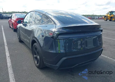 2026 Tesla Model Y Long Range Dual Motor All-Wheel Drive/Long Range Launch Series z USA, uszkodzony, nr VIN 7SAYGDEE1TA386153